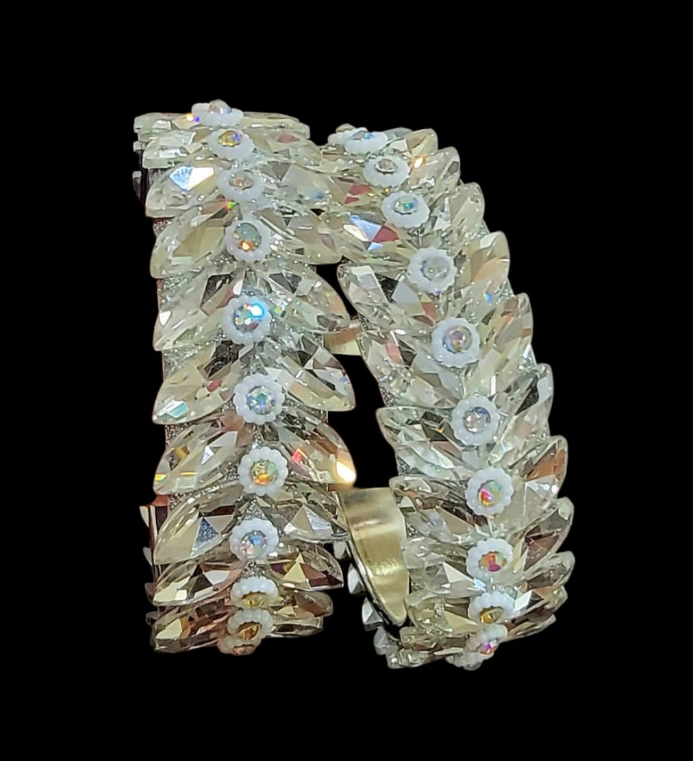 Sparkling and shiny kundan bangles - Heavy kada bangles