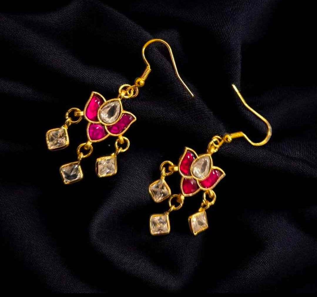 Beautiful jadav lotus warings with polki squares