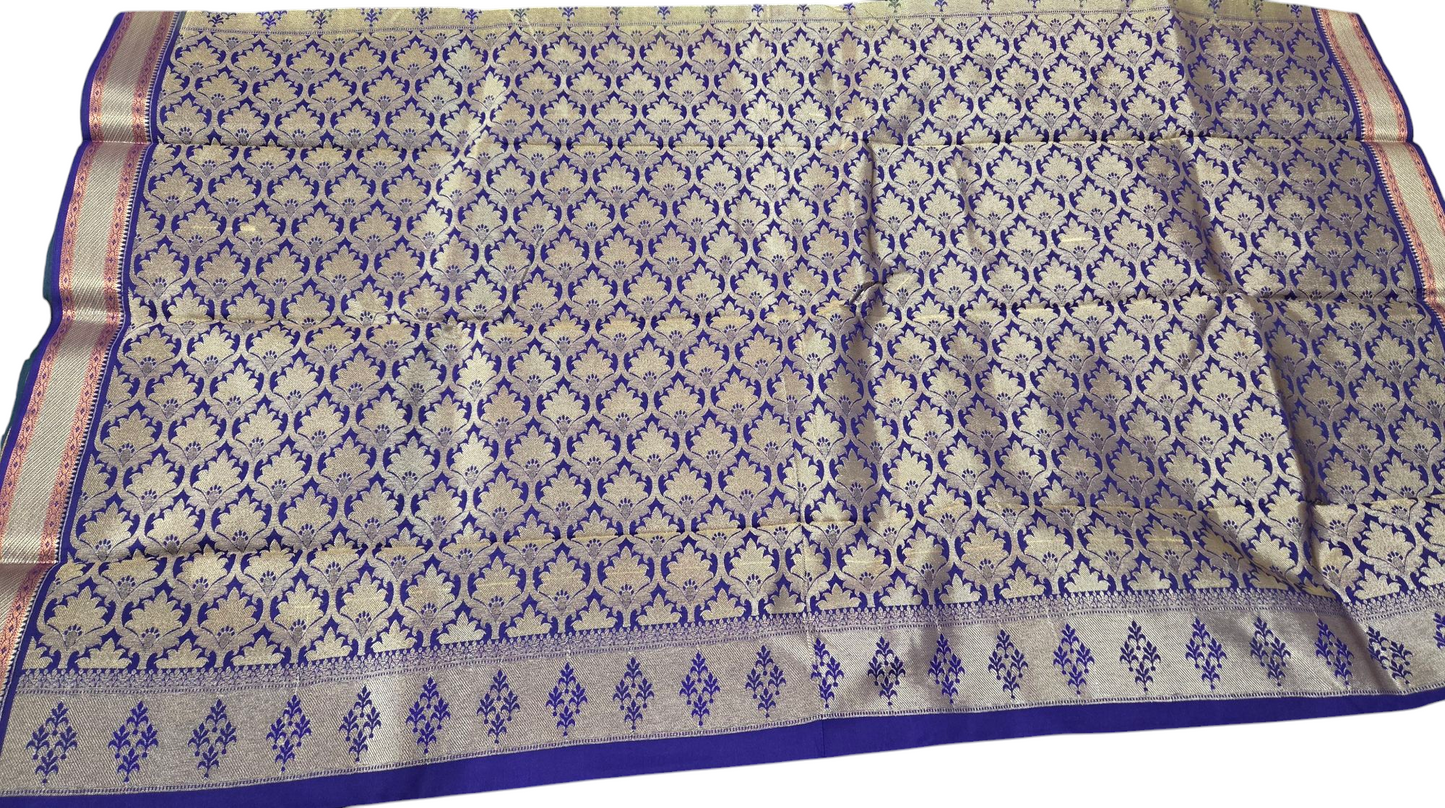 Kanchipattu Saree - Mehandi green and dark blue combination