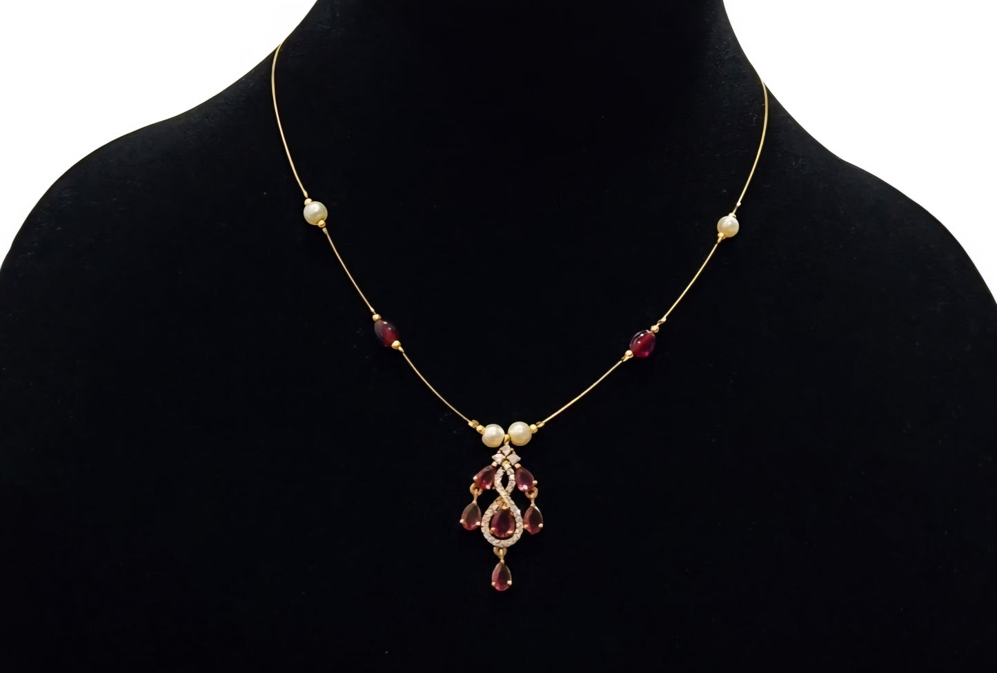 Beautiful invisible necklace in unique design